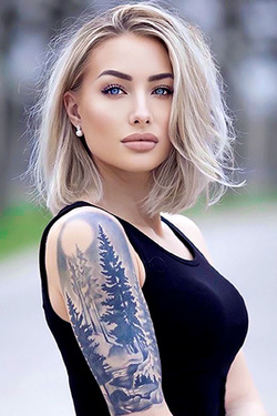 Saskia in 'Hot Tattooed Blonde' via Instagram