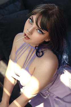 Ghostilde in 'Good Vibes' via Suicide Girls